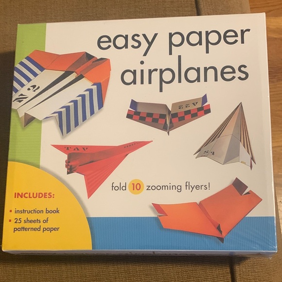 Easy Paper Airplanes Kit with Instruction Book and Patterned Paper - Picture 1 of 2